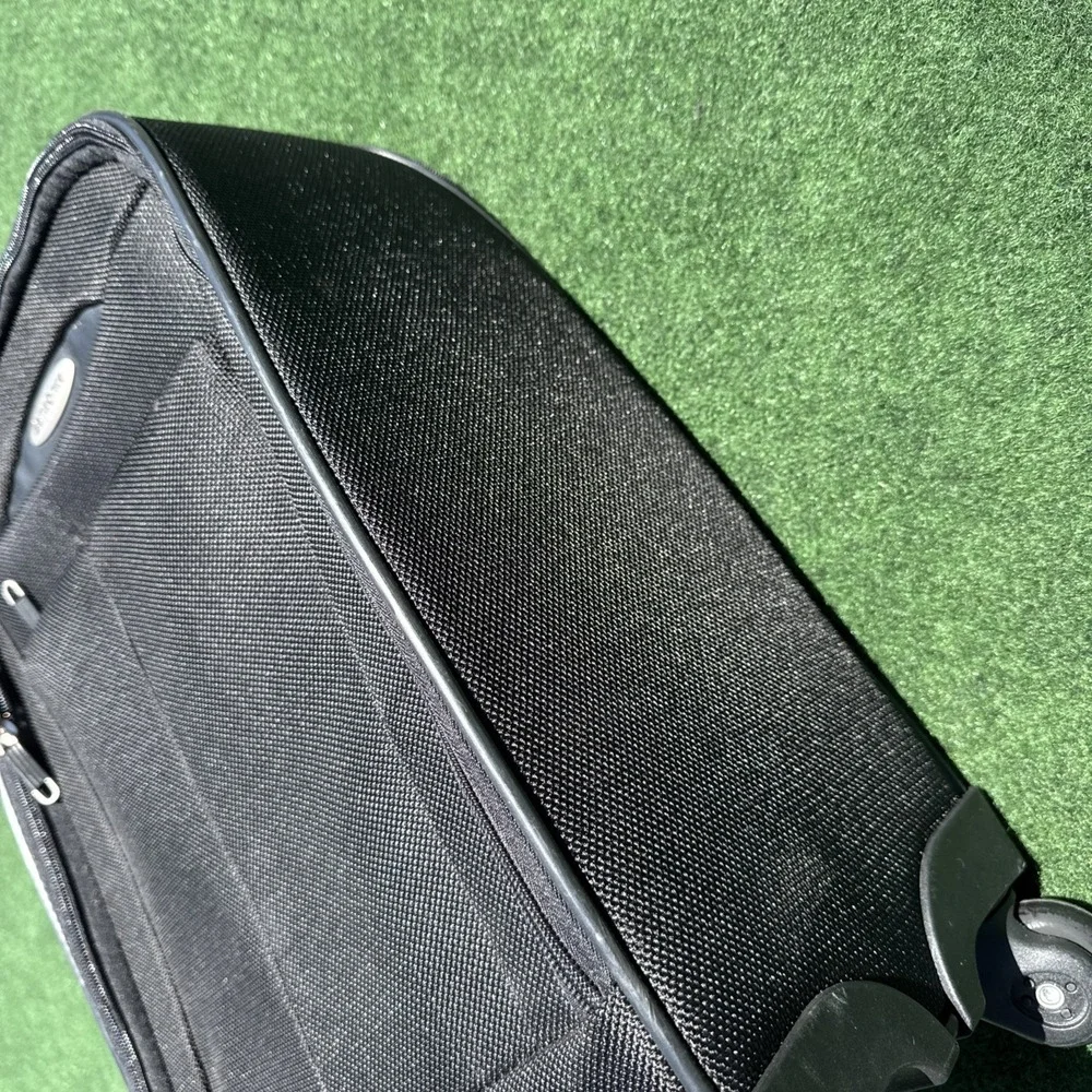 MINT Samsonite Luxury Carry-On Spinner Travel Wear Luggage Suitcase Tumi Like